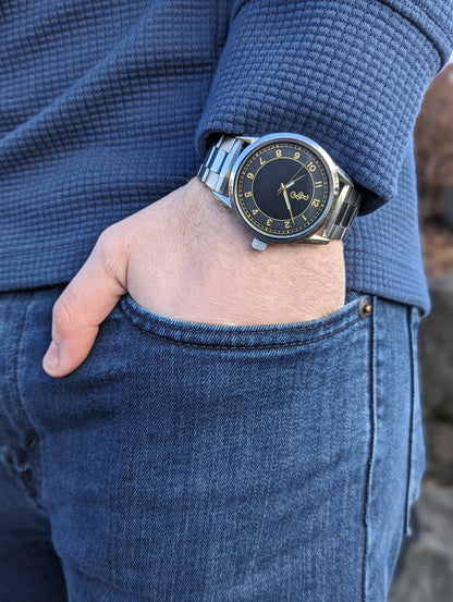 wristwatch Black and Gold Classic Watch